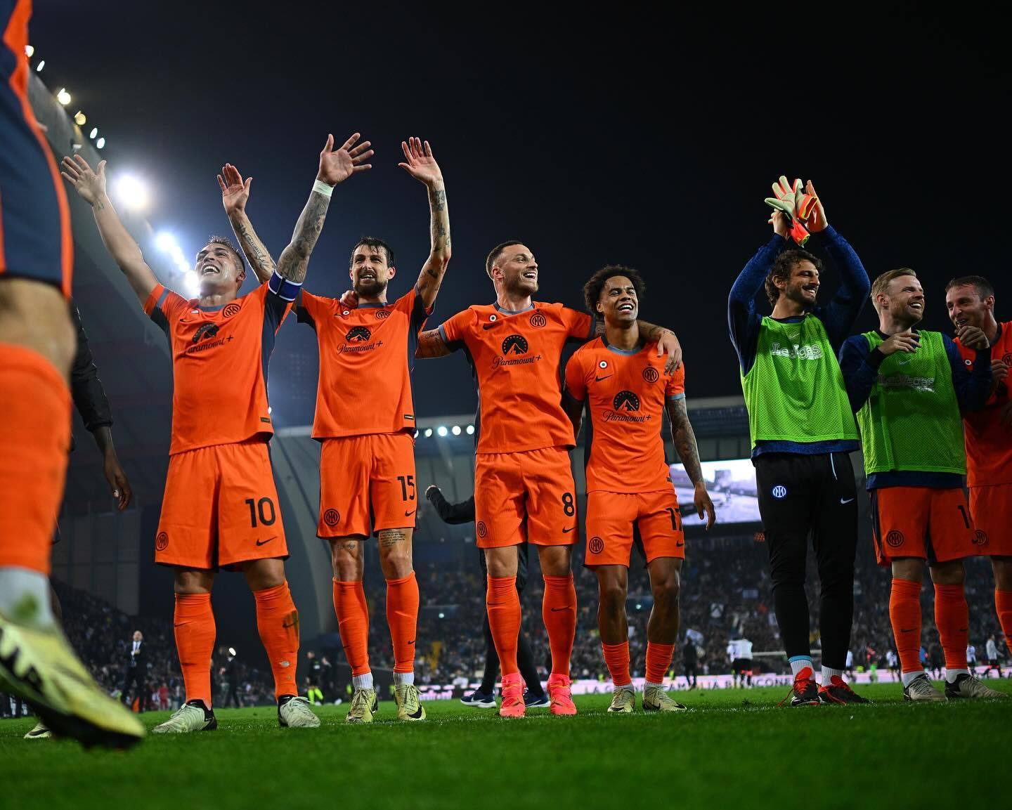 \开云在线-赛地聚焦——意甲关键时刻热度飙升,国际米兰主帅复盘,球迷炸锅,团队化学反应显著的简单介绍